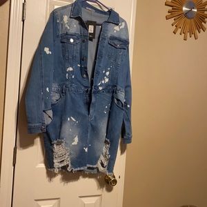 Fashion Nova size 2x denim distressed never worn